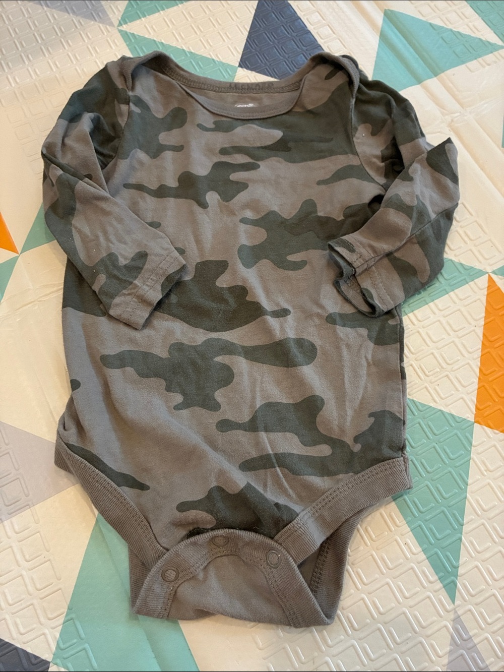 20/25$ 🧸 Camouflage Long-Sleeve Baby One-Piece Bodysuit - Olive Green